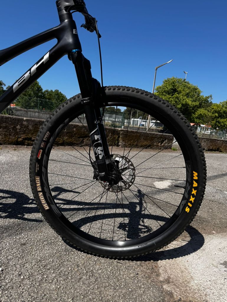 Used BH Bikes Lynx Race RC 2025 Mountainbike — image 6 of 11