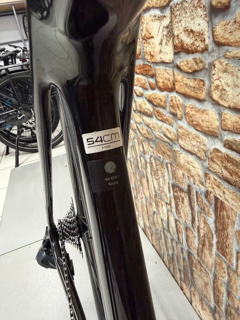 Used Trek Émonda SL 7 Disc eTap 2022 2022 Road & Gravel — image 7 of 9