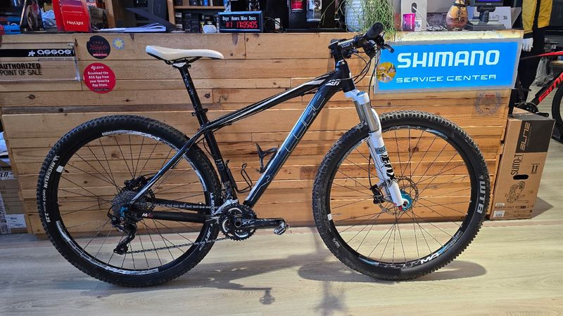 Used CUBE LTD Race 2017 2017 Mountainbike, Black, 27.5, 29 — image 1 of 9