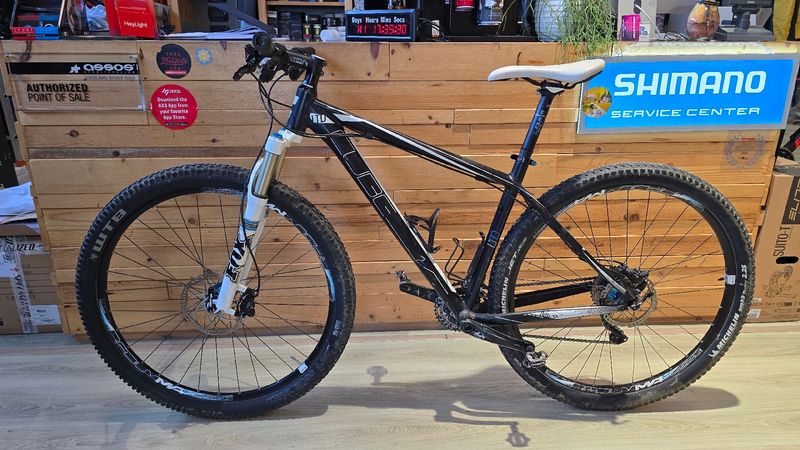 Used CUBE LTD Race 2017 2017 Mountainbike, Black, 27.5, 29 — image 2 of 9