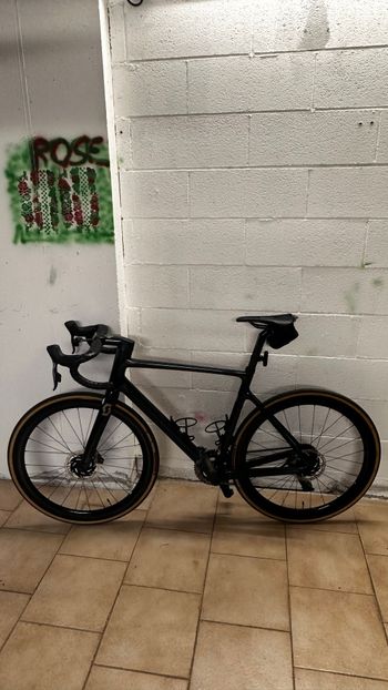 Used Scott Addict RC 20 2023 2023 Road & Gravel, Schwarz — image 2 of 8