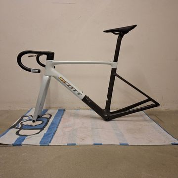 Used Scott Addict RC Pro 2025 Frameset 2025 Road & Gravel, White — image 4 of 8