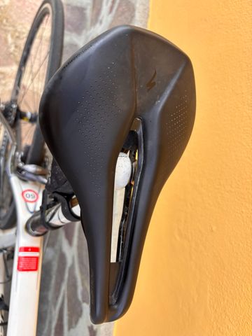 Used Specialized Roubaix Comp 2010 Road & Gravel, White — image 3 of 3