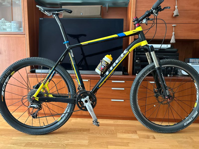 Trek ELITE SERIES 8.9 2015 Mountainbike usato, Nero — immagine 1 di 7