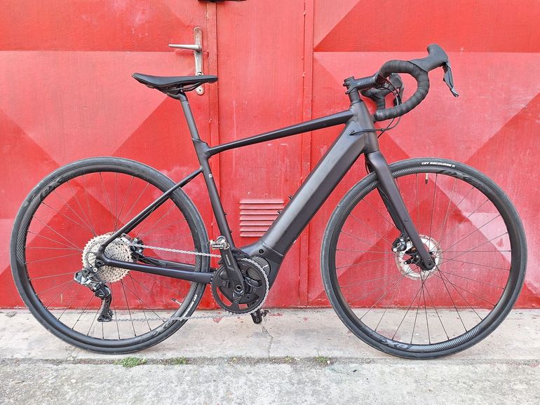 Used Giant Revolt E+ 2022 2022 Road & Gravel — image 1 of 5