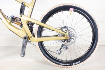 Używany Santa Cruz Nomad CC 2020 Mountainbike — zdjęcie 11 z 16