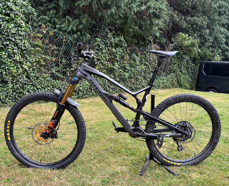 Used Nukeproof Mega 275 RS 2018 2018 Mountainbike, Black, 27.5 — image 3 of 5