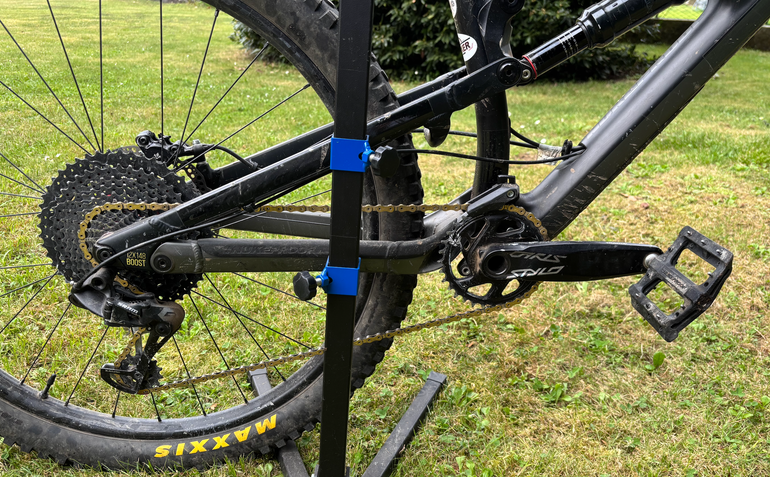 Used Nukeproof Mega 275 RS 2018 2018 Mountainbike, Black, 27.5 — image 2 of 5