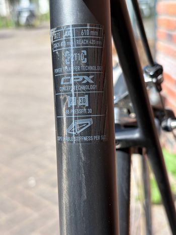 Used Focus IZALCO MAX Dura Ace Di2 2018 2018 Road & Gravel, Negro — image 15 of 16