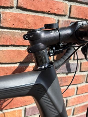 Used Focus IZALCO MAX Dura Ace Di2 2018 2018 Road & Gravel, Negro — image 8 of 16
