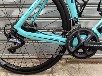 Used Bianchi Aria e-road Shimano Ultegra 2018 Road & Gravel, Verde — image 3 of 10
