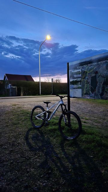 Used Dartmoor Custom Other SRAM 2025 Mountainbike, White — image 2 of 2