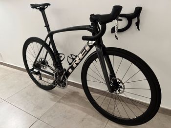 Used Trek Trek Emonda Poject One Red ETap AXS 2023 Road & Gravel, Black — image 2 of 8