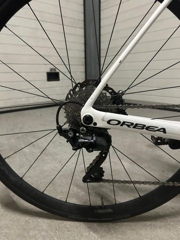 Orbea AVANT M30TEAM-D 2020 2020 Road & Gravel usato, Bianco — immagine 6 di 9