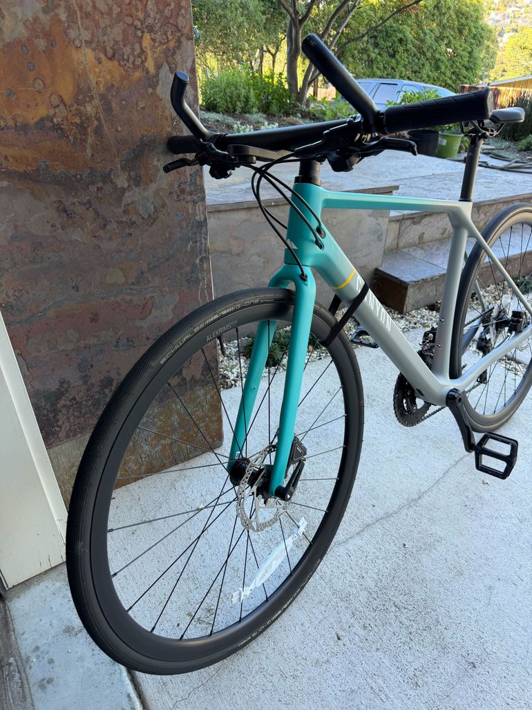 Used Canyon Roadlite CF 8 2024 2024 Urban, Green — image 2 of 4