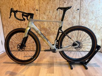 Seka, Seka Custom SRAM Force eTap AXS