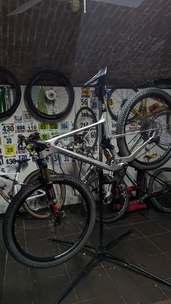Used Lee Cougan Crossfire SRAM XX1 Eagle AXS 2021 Mountainbike, Light Gray — image 3 of 3