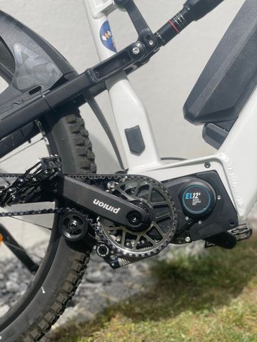 Gebrauchtes MiTech Szenario Pinion E1.12 Motor & Gearbox 2025 Mountainbike, Weiß — Bild 4 von 7