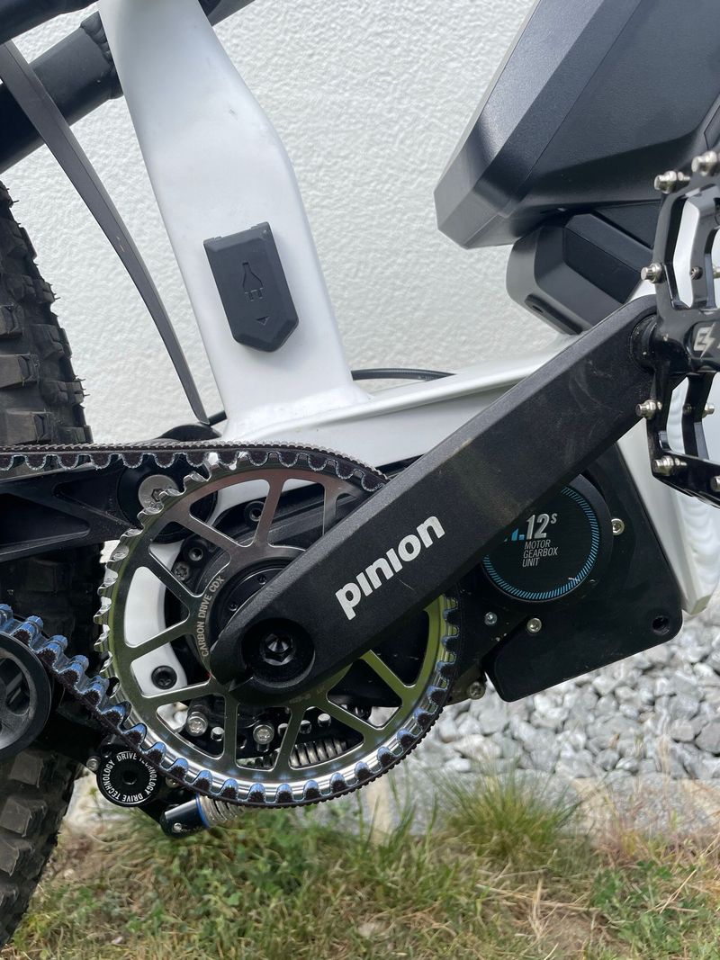 Gebrauchtes MiTech Szenario Pinion E1.12 Motor & Gearbox 2025 Mountainbike, Weiß — Bild 3 von 7