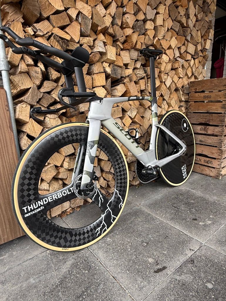 Used Scott Plasma SRAM Red eTap AXS 2025 Road & Gravel, Light Gray — image 4 of 7
