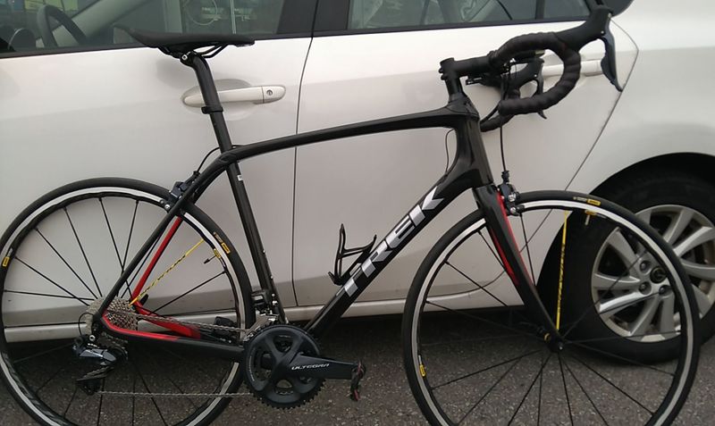 Gebrauchtes Trek Domane 2019 Talla 58 De Freno A Llanta, Grupo Shimano DI2 11v ( 11- 32 ) Bielas 175 Mm ( 50-34 ) Y Ruedas Mavic Ksyrium UST SL C Ksirium Sl 2019 Road & Gravel