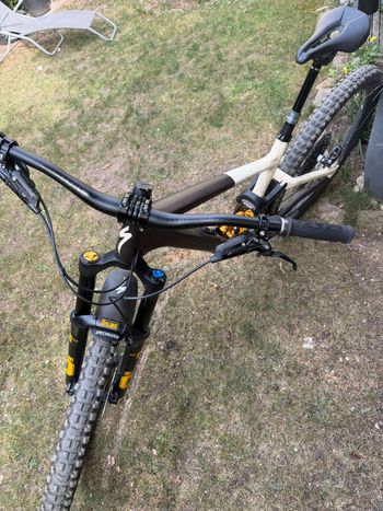 Used Specialized Enduro LTD 2023 2023 Mountainbike, Negro — image 2 of 6