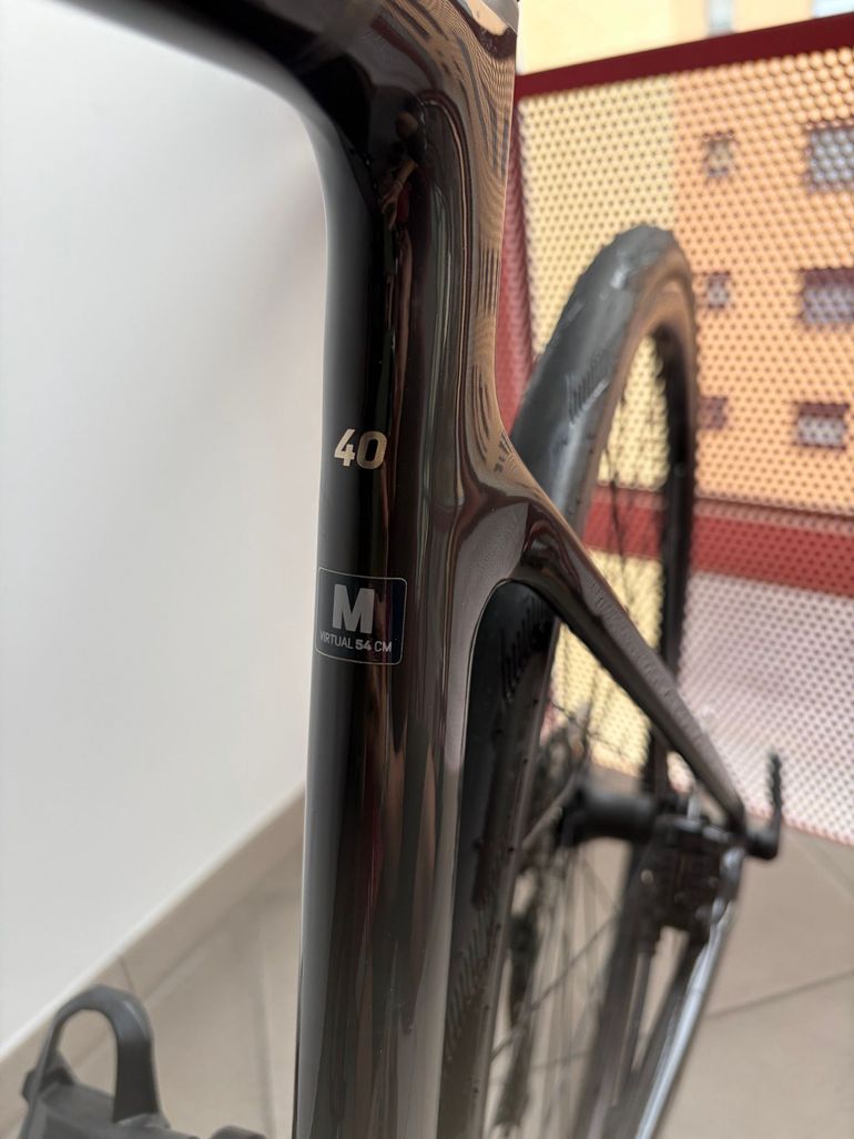 Used Scott Addict RC 40 2024 2024 Road & Gravel, Green — image 5 of 7