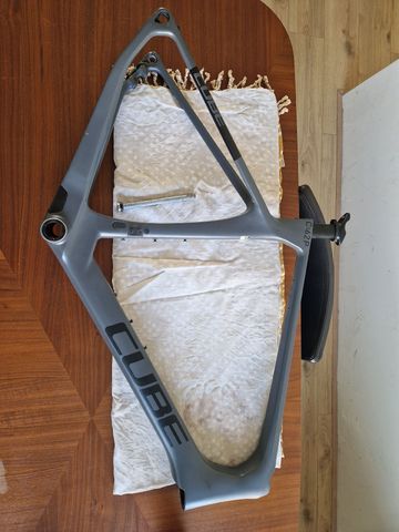 Used CUBE AGREE C:62 2022 Frameset 2022 Road & Gravel, Light Gray — image 1 of 10