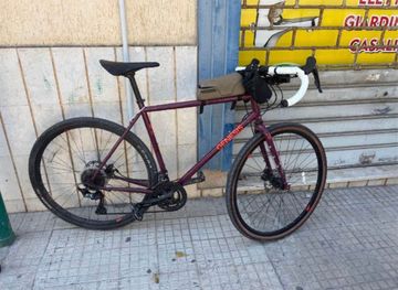 Genesis Croix De Fer 30 2023 2023 Road & Gravel usato, Rosso — immagine 1 di 4