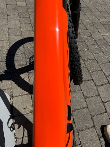 Orbea OIZ H30 2022 2022 Mountainbike usato, Arancione — immagine 6 di 7