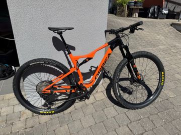 Orbea OIZ H30 2022 2022 Mountainbike usato, Arancione — immagine 1 di 7