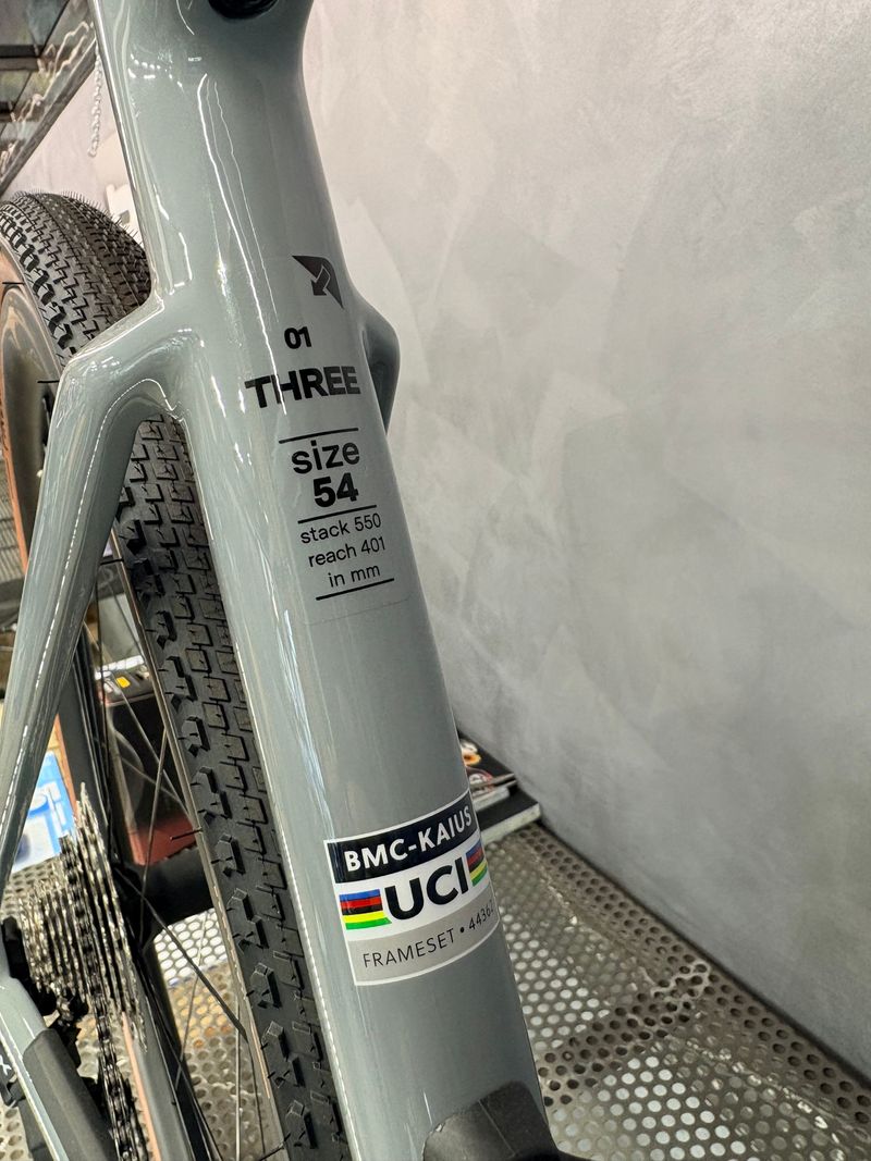 Used BMC Kaius 01 THREE 2026 2026 Road & Gravel, Light Gray — image 5 of 5
