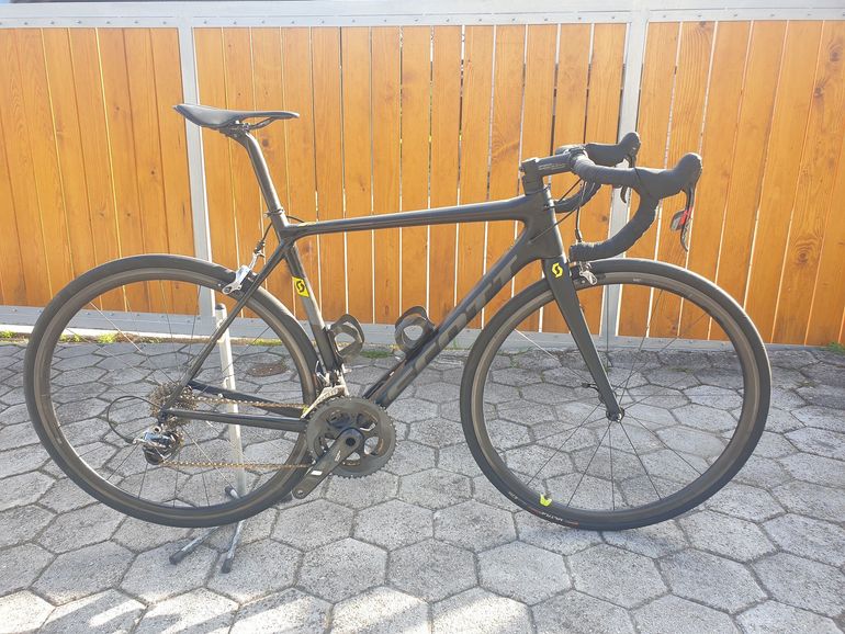Used Scott Addict SRAM Red 2017 Road & Gravel, Black — image 1 of 12