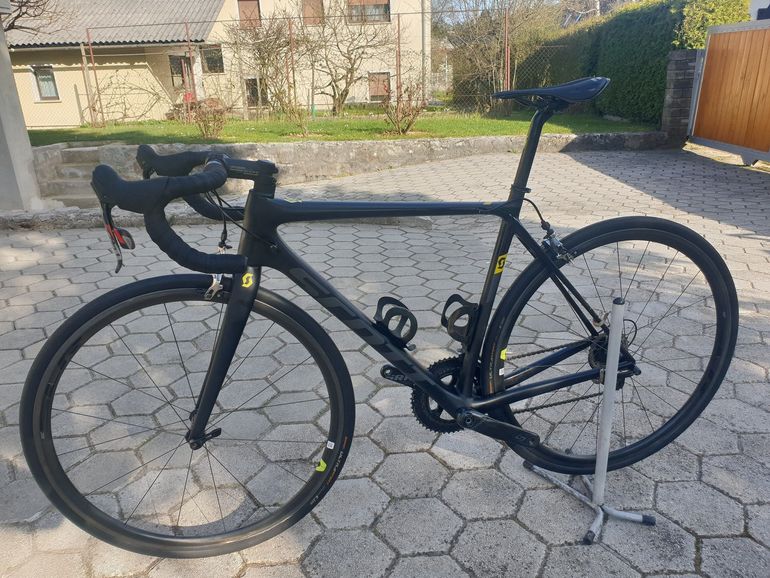 Used Scott Addict SRAM Red 2017 Road & Gravel, Black — image 2 of 12