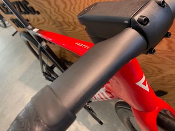 Used Giant Propel Advanced Pro 2026 2026 Road & Gravel, Red — image 6 of 7