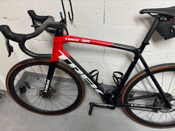 Used Trek Émonda SLR 7 eTap 2021 2021 Road & Gravel — image 2 of 17