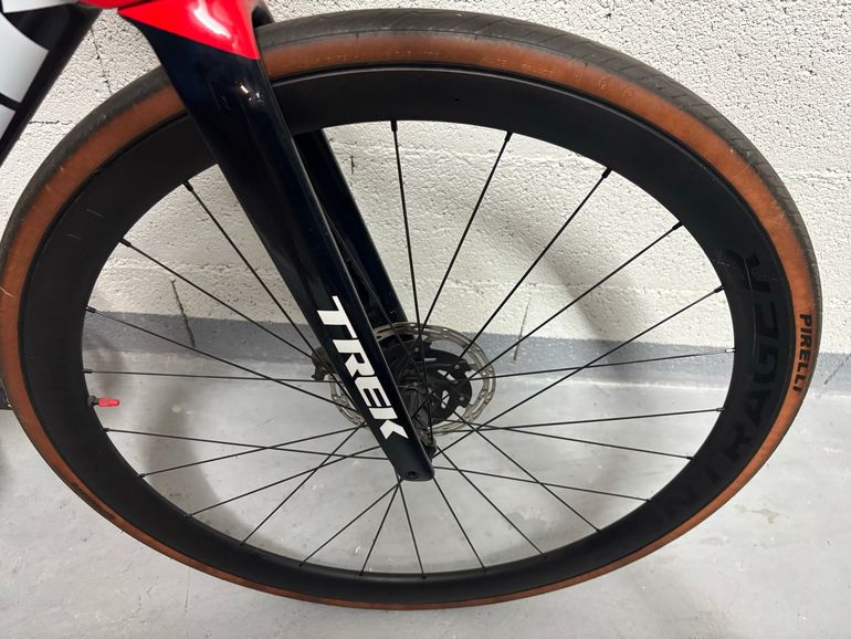 Used Trek Émonda SLR 7 eTap 2021 2021 Road & Gravel — image 10 of 17