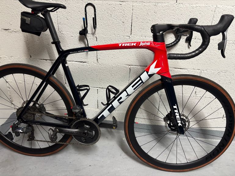 Used Trek Émonda SLR 7 eTap 2021 2021 Road & Gravel — image 1 of 17
