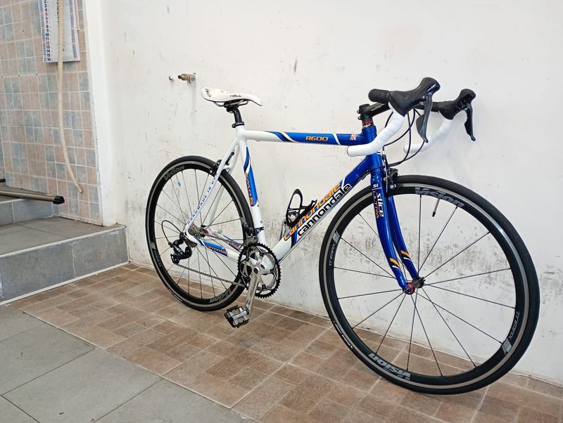 Used Cannondale Corsa 2010 Road & Gravel, Blue — image 2 of 12