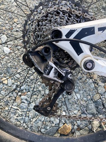 Używany YT Industries Capra Cf Pro 2015 2015 Mountainbike — zdjęcie 7 z 8