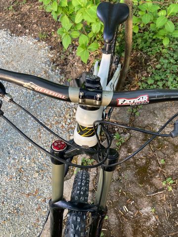 Używany YT Industries Capra Cf Pro 2015 2015 Mountainbike — zdjęcie 3 z 8