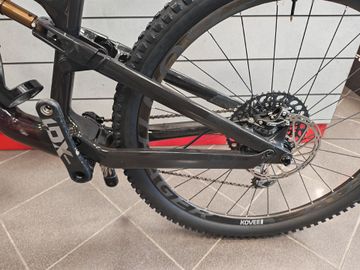 Tweedehands Canyon Neuron CF SLX LTD 2022 2022 Mountainbike — afbeelding 8 van 9