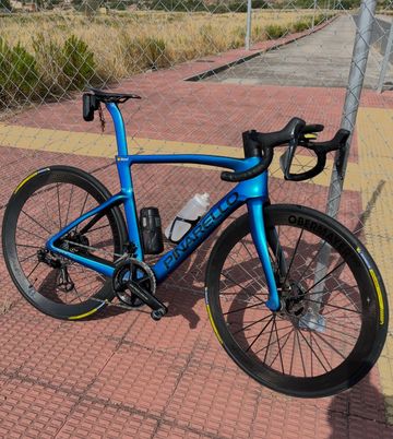 Pinarello DOGMA F DURA ACE Di2 2025 2025 Road & Gravel usato