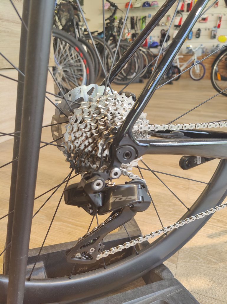 Used Giant Tcr Shimano 105 Di2 2025 Road & Gravel — image 2 of 6