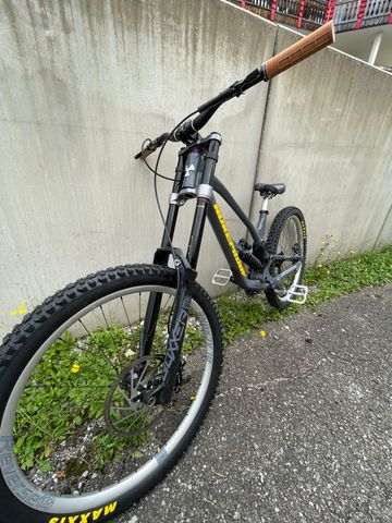 Nukeproof Dissent 290 Comp 2022 2022 Mountainbike d'occasion — image 5 sur 5
