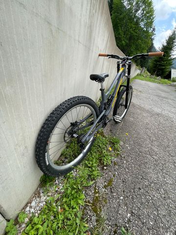 Nukeproof Dissent 290 Comp 2022 2022 Mountainbike d'occasion — image 4 sur 5
