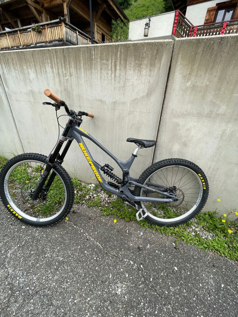 Nukeproof Dissent 290 Comp 2022 2022 Mountainbike d'occasion — image 2 sur 5