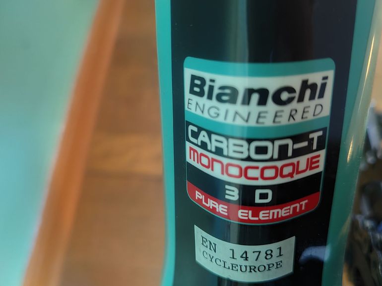 Used Bianchi Sempre Pro Ultegra 2013 2013 Road & Gravel, Black — image 6 of 10