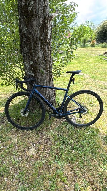 Used Specialized Tarmac Shimano Ultegra Di2 2019 Road & Gravel, Blue — image 1 of 8