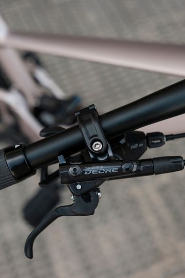 Used SCOR 4060 Shimano Deore 2024 Mountainbike, Light Gray — image 6 of 12